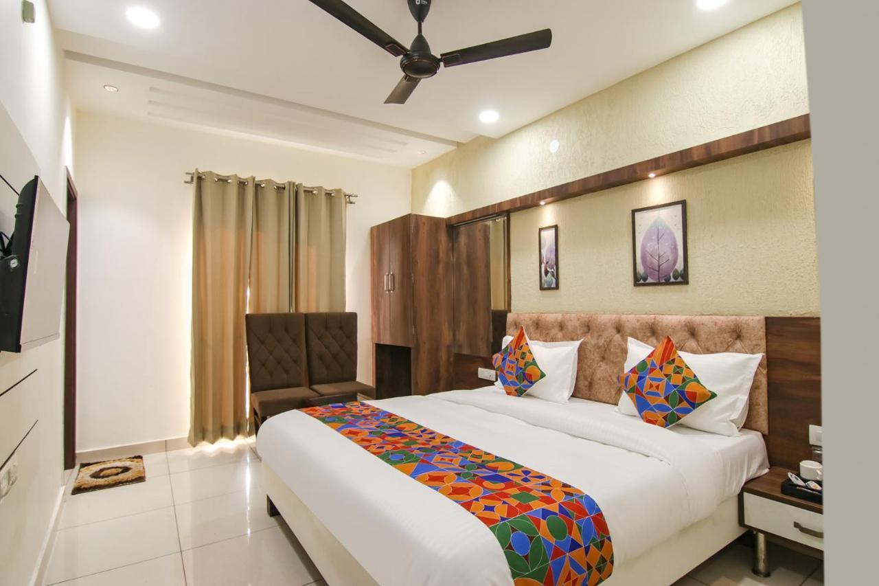 Fabhotel Spring Amritsar Buitenkant foto